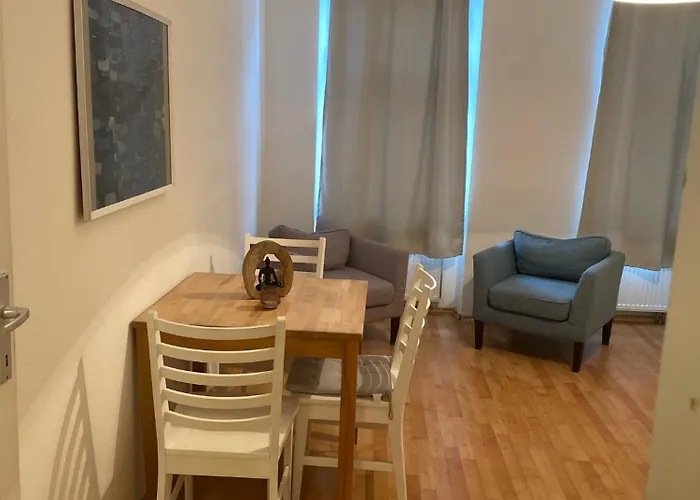 Peaceful 2br 15-min To Ottakring Station 公寓 *