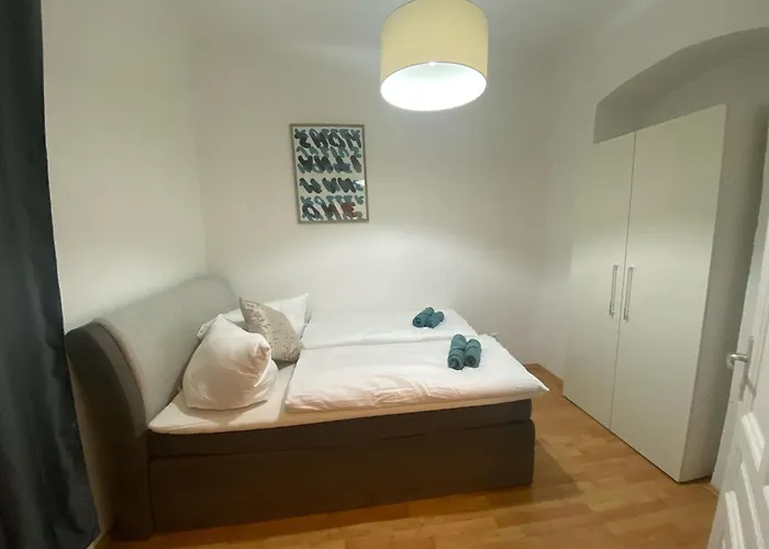 Peaceful 2br 15-min To Ottakring Station 公寓